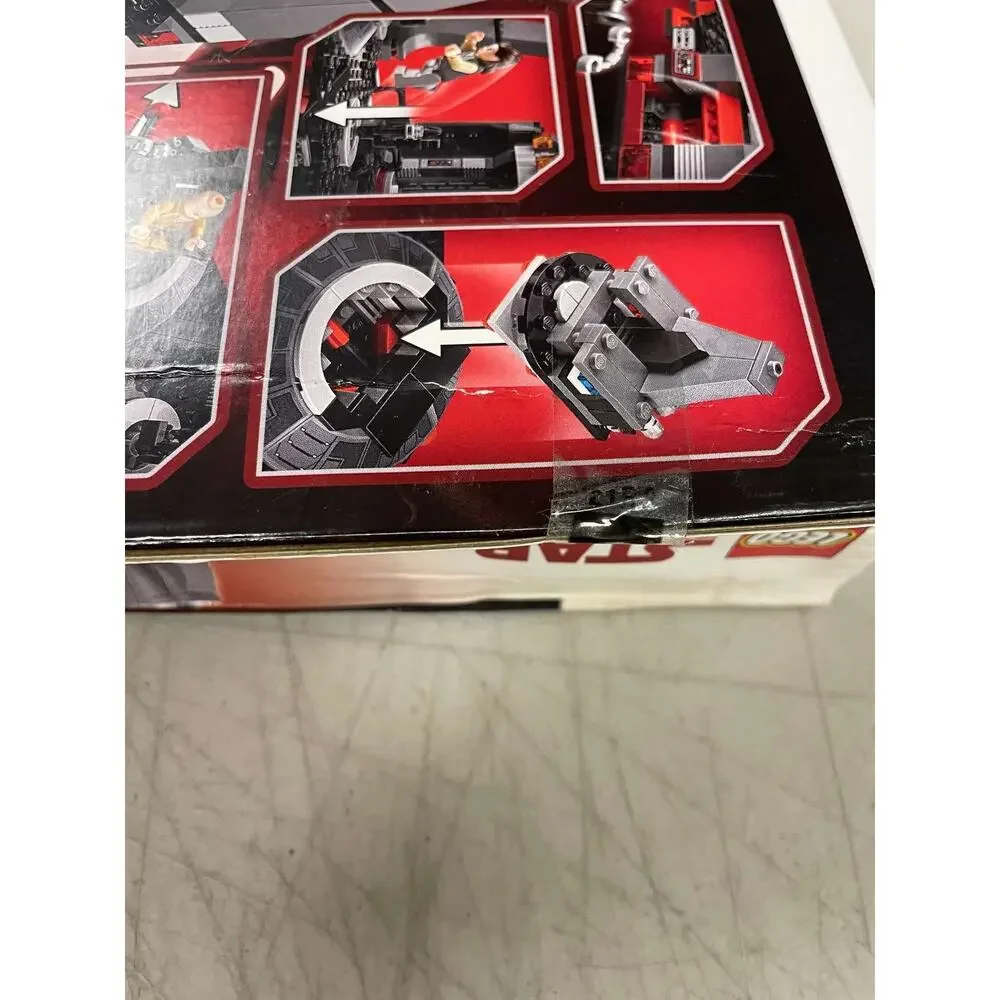 LEGO Star Wars Kylo Ren's Throne Room 75216 New Damaged Box
